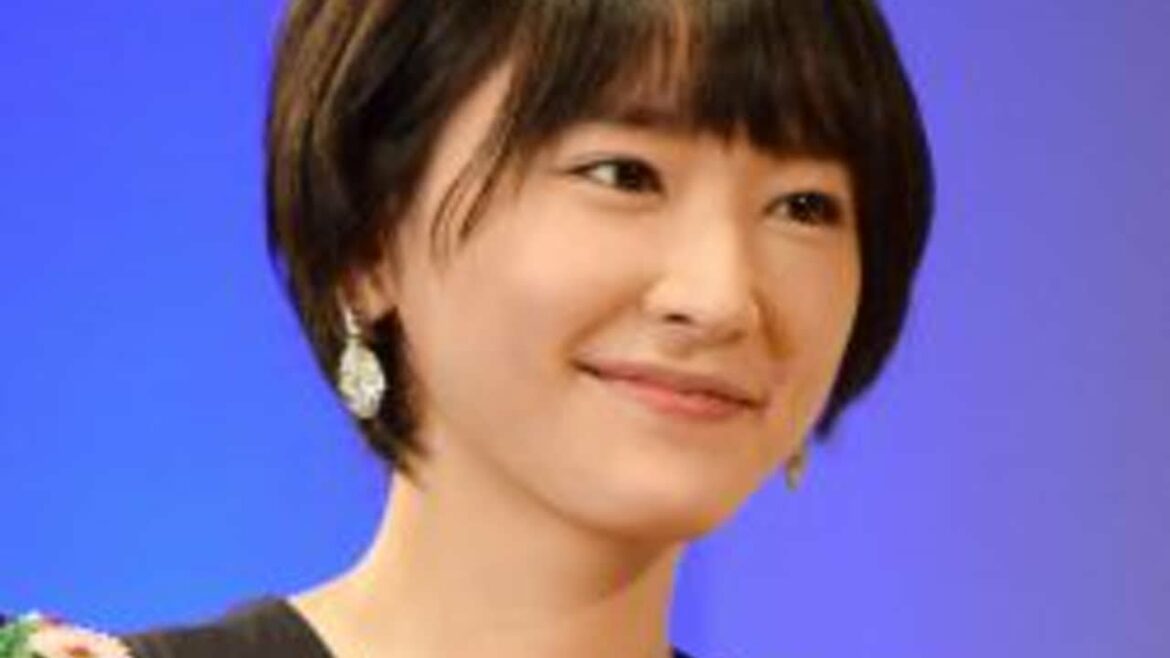 新垣結衣、ツンと上向きバストの張り出しに「大きくなった！？」指摘と憶測！