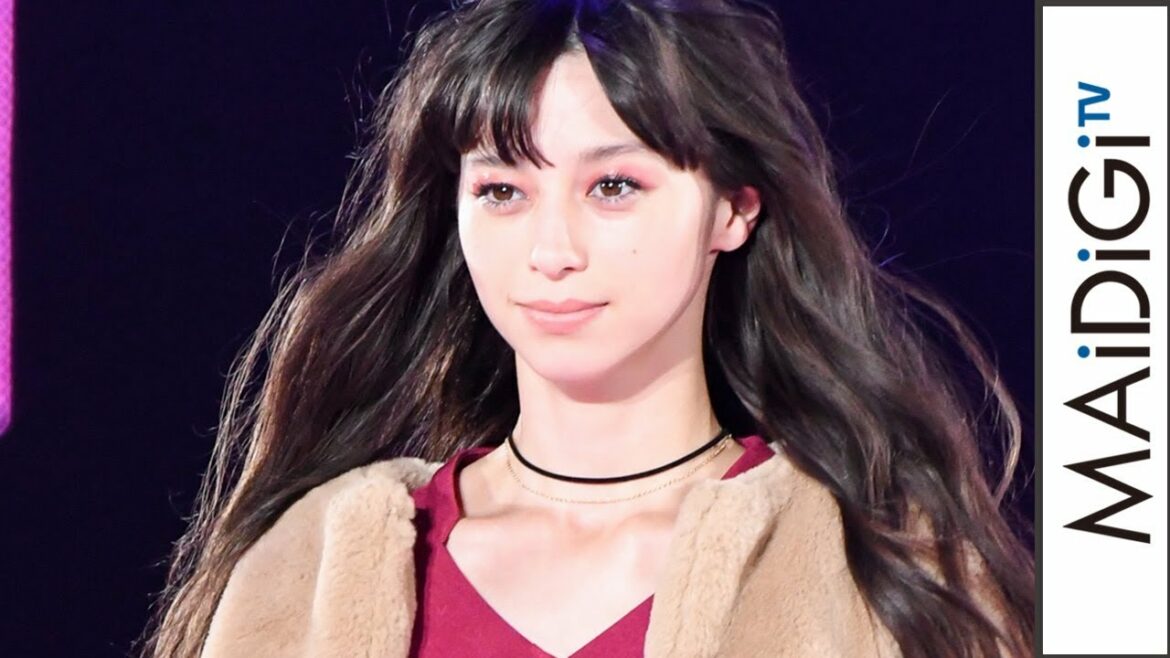 中条あやみ、堀田茜、松井愛莉らが「BE RADIANCE」ステージに登場 「TGC2017A/W」 中条あやみ、堀田茜、松井愛莉らが「BE RADIANCE」ステージに登場 「TGC2017A/W」