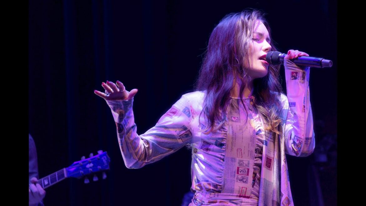 安田レイ「Not the End from Rei Yasuda Live 2021 "It's you"」(日本テレビ×Hulu共同製作ドラマ「君と世界が終わる日に」挿入歌)