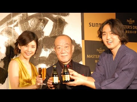 竹内結子、武田双雲氏のパフォーマンスに驚き 『Master's Dream Lounge』オープン発表会 竹内結子、武田双雲氏のパフォーマンスに驚き 『Master's Dream Lounge』オープン発表会