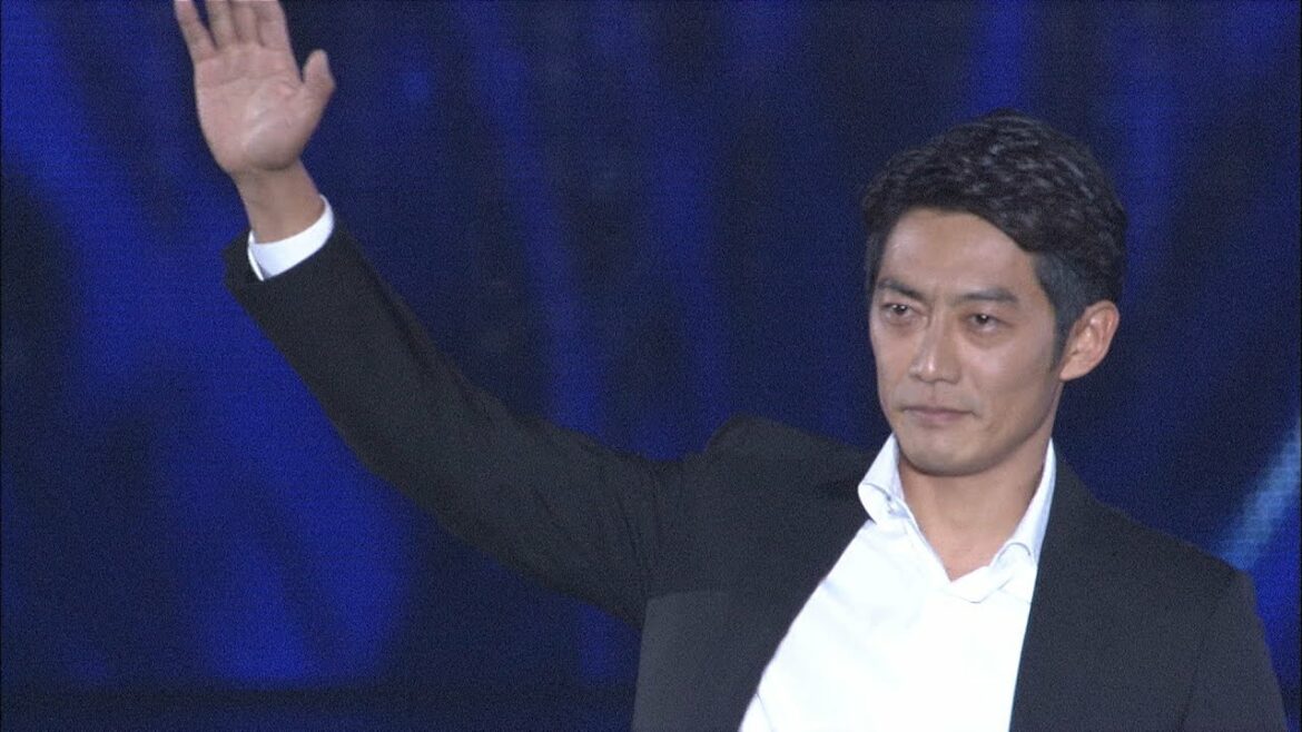 反町隆史がシークレットゲストで関西コレクションに登場！久しぶりのランウェイに感激！