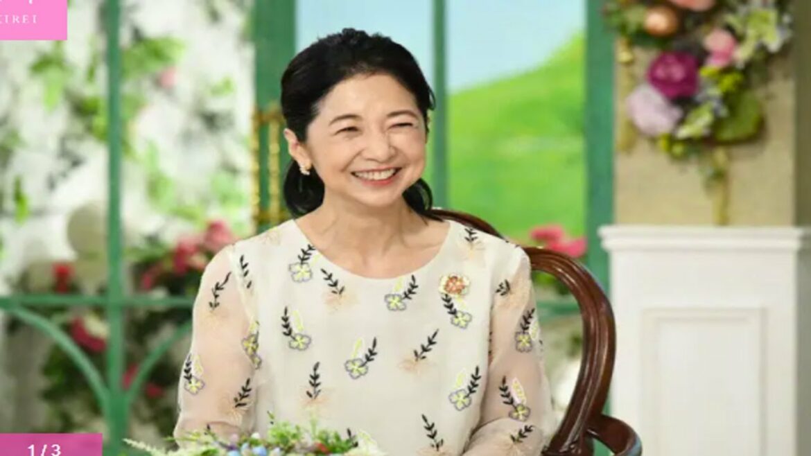 宮崎美子：63歳、ますます好奇心旺盛に　大学時代の赤ジャージー姿でバッティング　「徹子の部屋」出演