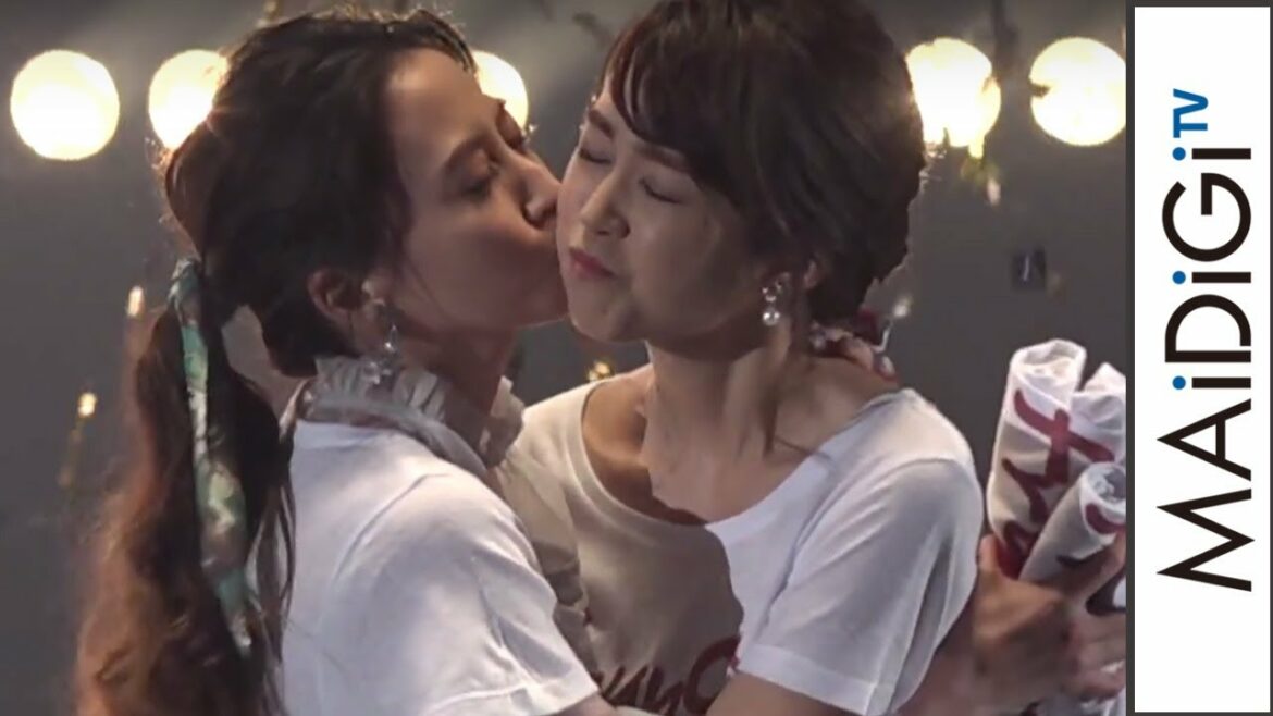 河北麻友子、TGCランウェーで桐谷美玲にキス！「frunco」ステージ　「TGC2017A／W」