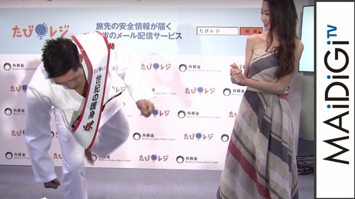 篠原信一、「世紀の誤審」を実演…　河北麻友子「何のイベントか分からない」　　「たびレジ」登録促進イベント　会見