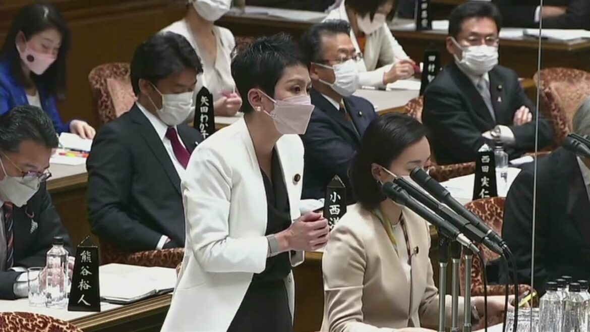 蓮舫氏が菅前首相を持ち上げ岸田首相追及「少なくともワクチン接種頑張りました」（2022年02月25日）