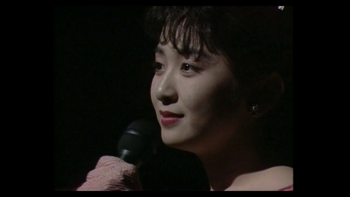 Yuki Saito - 斉藤由貴  いちご水のグラス 1990 Live