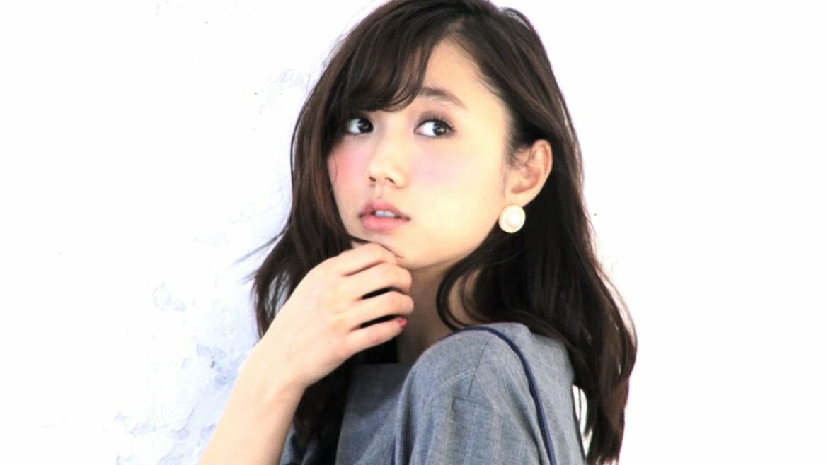 ノンノ３月号　鈴木友菜・新川優愛“今すぐ使える春服”撮影に潜入！