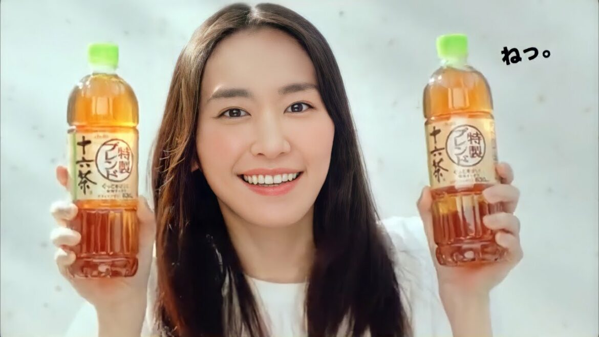 「もっと好きになってくれる？」十六茶新発売!! | 新垣結衣