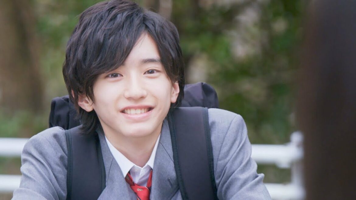 なにわ男子・道枝駿佑、森七菜との“手つなぎ”場面カット公開「慣れてないわ!」