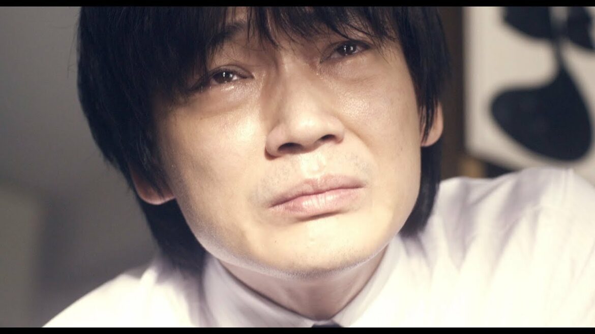 綾野剛、“唯一の友”松田龍平に裏切られる!? 『るろ剣』監督が手掛ける衝撃展開作 映画『影裏』予告編 綾野剛、“唯一の友”松田龍平に裏切られる!? 『るろ剣』監督が手掛ける衝撃展開作 映画『影裏』予告編