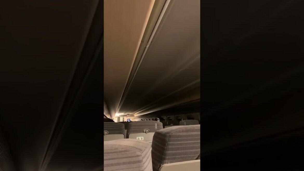 宮城・福島で震度６強　脱線した瞬間の新幹線車内
