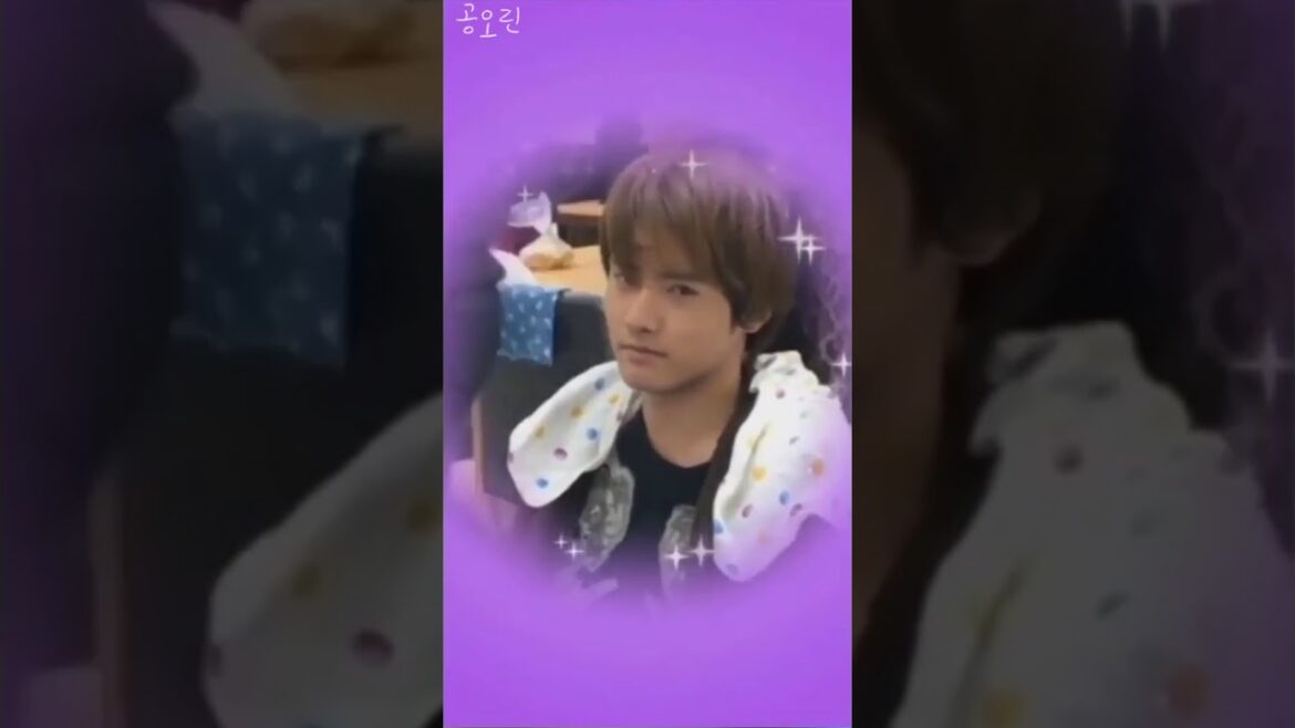 아카소 에이지 (赤楚衛二) : 그냥 귀엽다 (무자막)