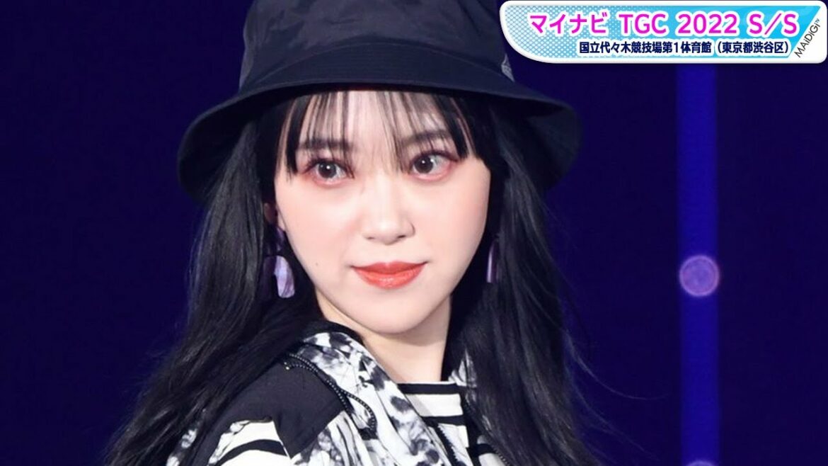 堀未央奈、ミニボトムから美脚すらり　TGCでワークマンのカジュアルコーデ