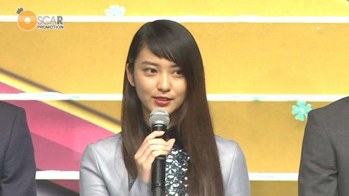 【武井咲】映画「クローバー」完成披露試写会
