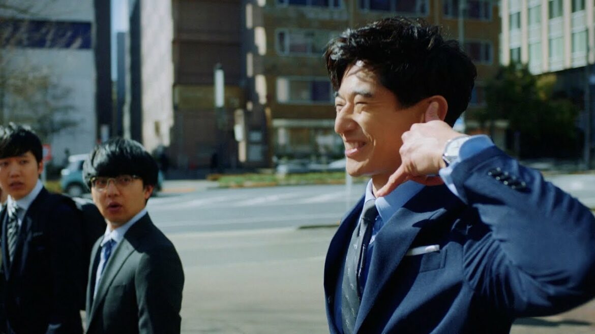 永山瑛太、エア電話からのまさかの登場！「AOYAMANIA」として悩める若者を救う  洋服の青山 新ＣＭ『ウォッシャブルスーツ　エア電話』篇
