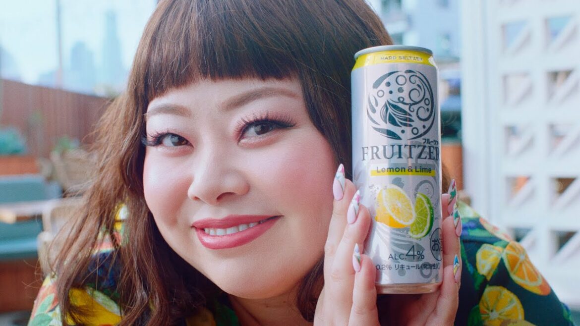 FRUITZER(フルーツァー)「ライトな自己紹介②」篇 WEBCM 渡辺直美