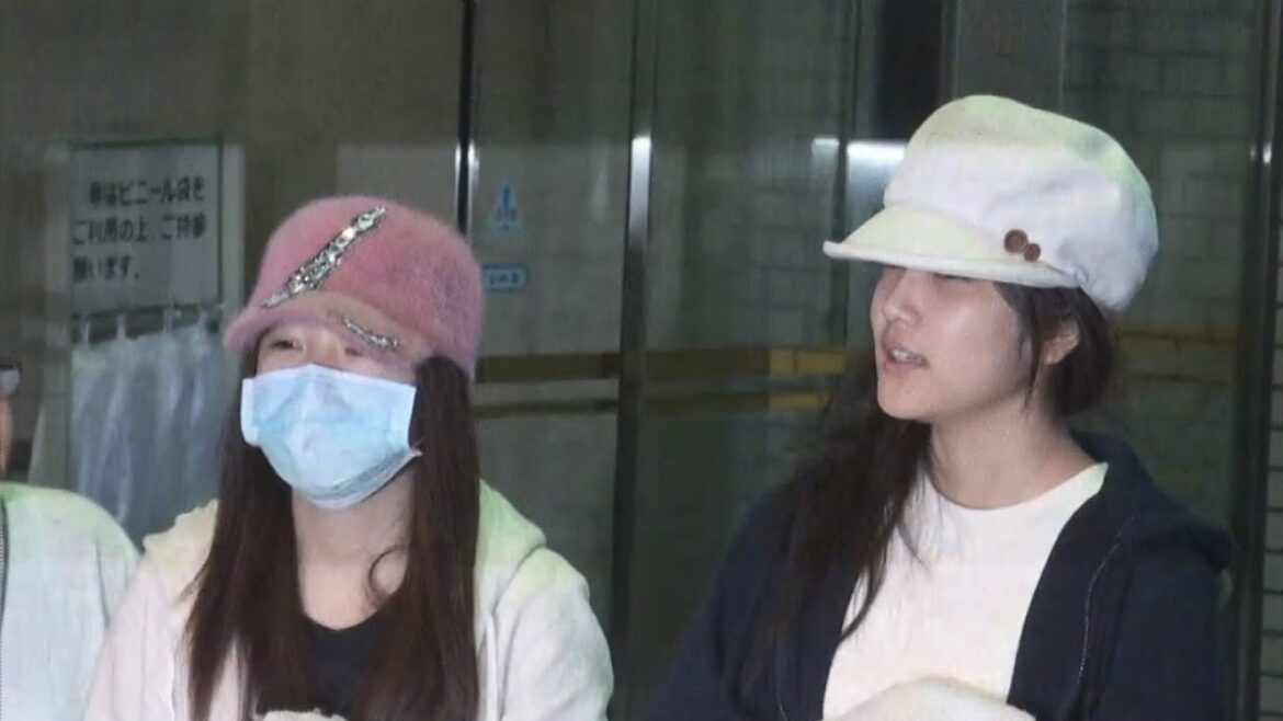 「もう大丈夫です」 川栄さん、入山さん退院 AKB idols leave hospital after attack