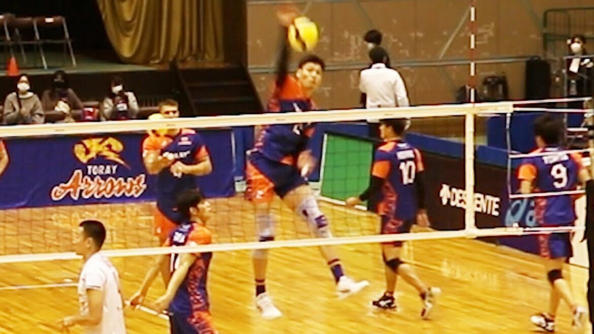 スパイク練習：東レアローズ    高橋健太郎、小澤宙輝、李博選手ら＜男子バレーボール＞