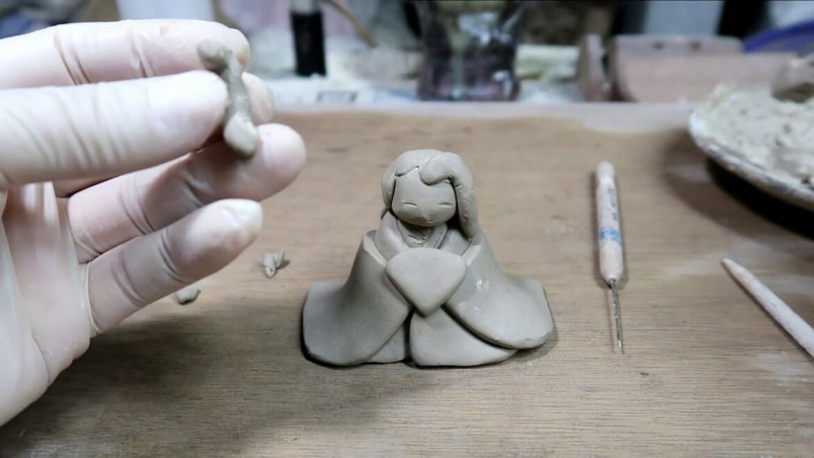 [陶芸]粘土でお雛様の作り方。　How to make Ceramics Sculpture Japanese doll.