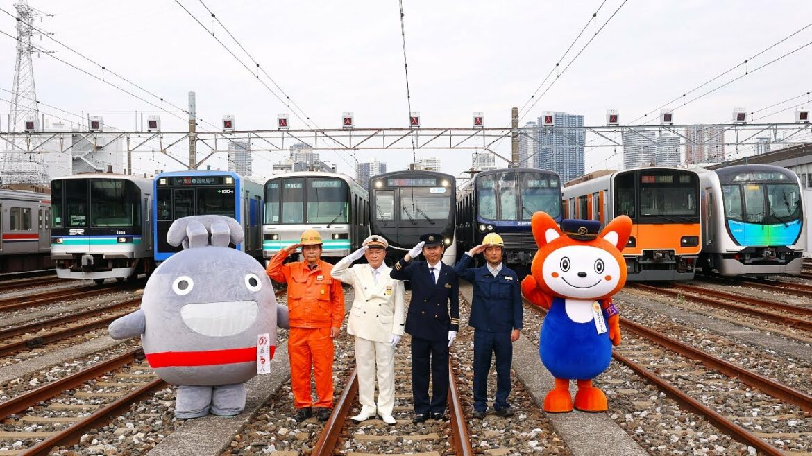 【お披露目】相鉄・東急・東京メトロ・都営地下鉄・埼玉高速・東武・西武の7社局の電車が元住吉で並ぶ