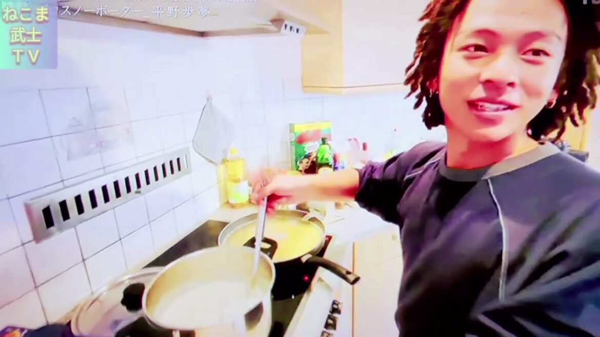 平野歩夢さん 「スープパスタ作ってます。」料理中✨Ayumu Hirano "I'm making soup pasta." Cooking is also professional grade!
