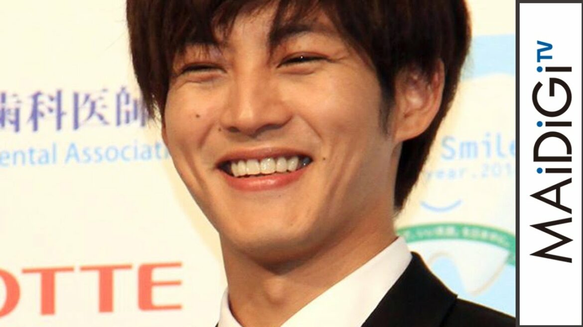 松坂桃李、“今年一番”の笑顔の輝きに 三宅宏実選手がキュンキュン 「ベストスマイル・オブ・ザ・イヤー2016」授賞式1 松坂桃李、“今年一番”の笑顔の輝きに 三宅宏実選手がキュンキュン 「ベストスマイル・オブ・ザ・イヤー2016」授賞式1