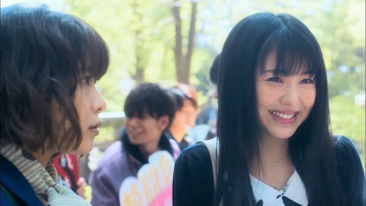 浜辺美波&岸井ゆきの、大学の新歓ではじめての出会い／映画『やがて海へと届く』本編映像