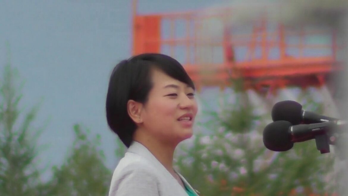 鈴木たか子&宗男、お祝いの言葉。帯広駐屯地創設68周年記念行事。 鈴木たか子&宗男、お祝いの言葉。帯広駐屯地創設68周年記念行事。