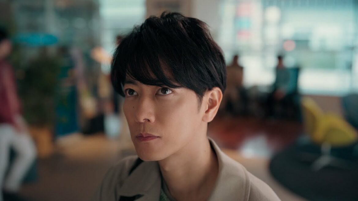 佐藤健、スキマ時間活用術でレイザーラモンRGのネタ中でも楽しんじゃう　クイックワン「人生のスキマ時間」篇