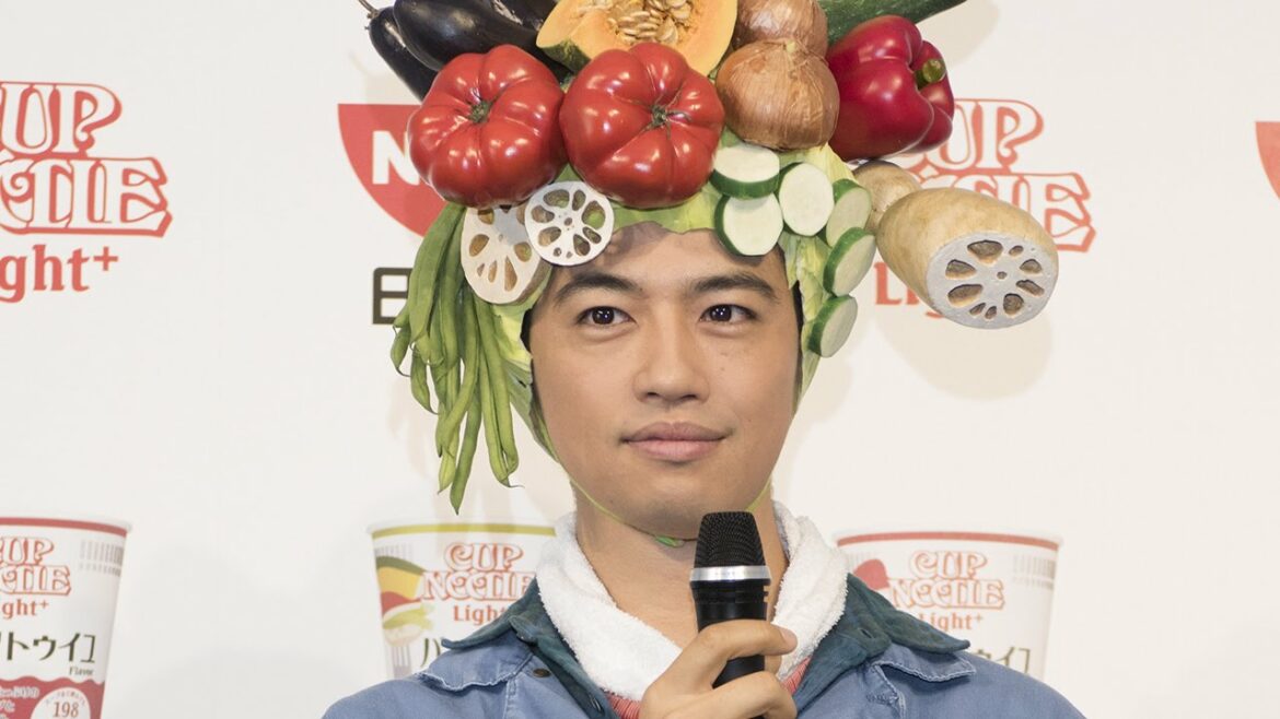 斎藤工「生えている感じ」“野菜頭”姿で活動開始？　「カップヌードルライトプラス」CM発表会1　#Takumi Saito