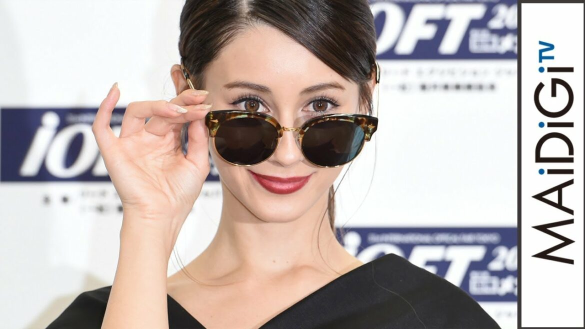 ダレノガレ明美、ハリウッド挑戦は断念？　「5年後、10年後くらいになるかも」　「第31回日本メガネベストドレッサー賞」会見