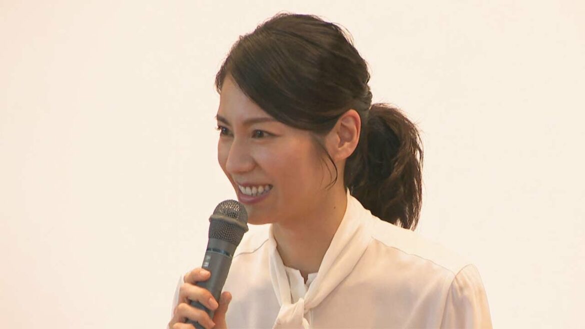 女優の松下奈緒さんと大谷監督が林野高校を訪問　岡山・美作市などが舞台の映画を製作