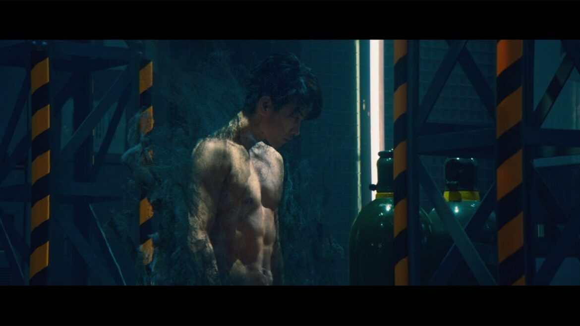 佐藤健、綾野剛と激しいバトル! 映画「亜人」予告編が公開 佐藤健、綾野剛と激しいバトル! 映画「亜人」予告編が公開