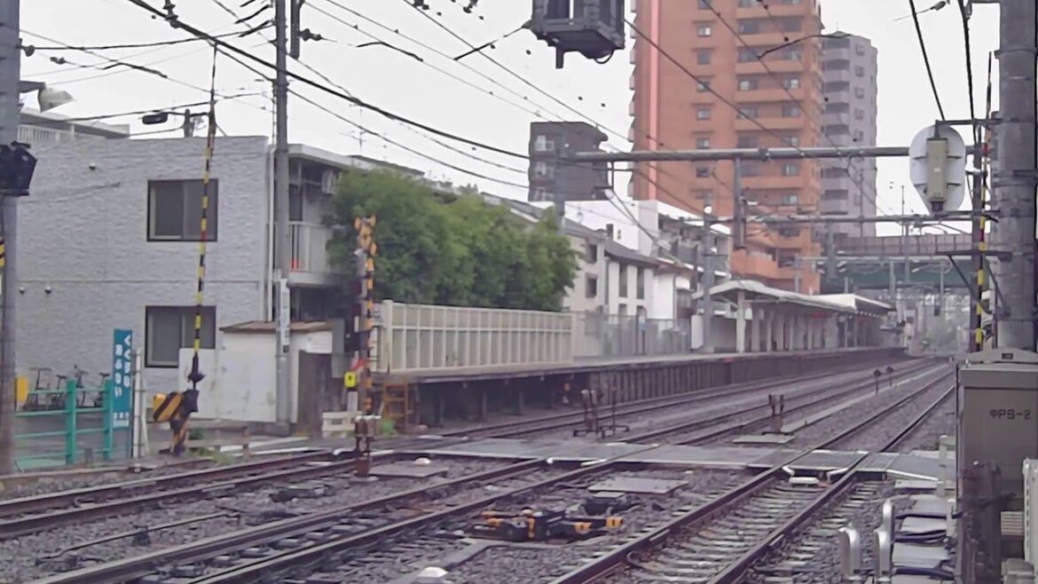 【LIVE】西武鉄道　西武新宿線　中井駅ライブカメラ（東京都新宿区）TOKYO JAPAN 電車