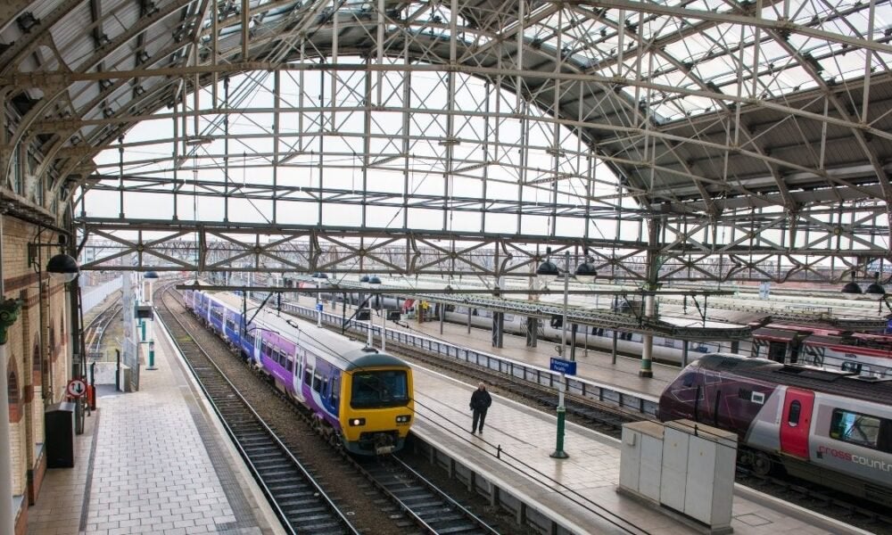 マンチェスターからインド ジャマイカ ブラジルへの旅行は からの電車よりも安いです Manchester ピカデリーからロンドンユーストン マンチェスター市長のアンディバーナムが今朝のフライト料金を比較 News Wacoca Japan People Life Style