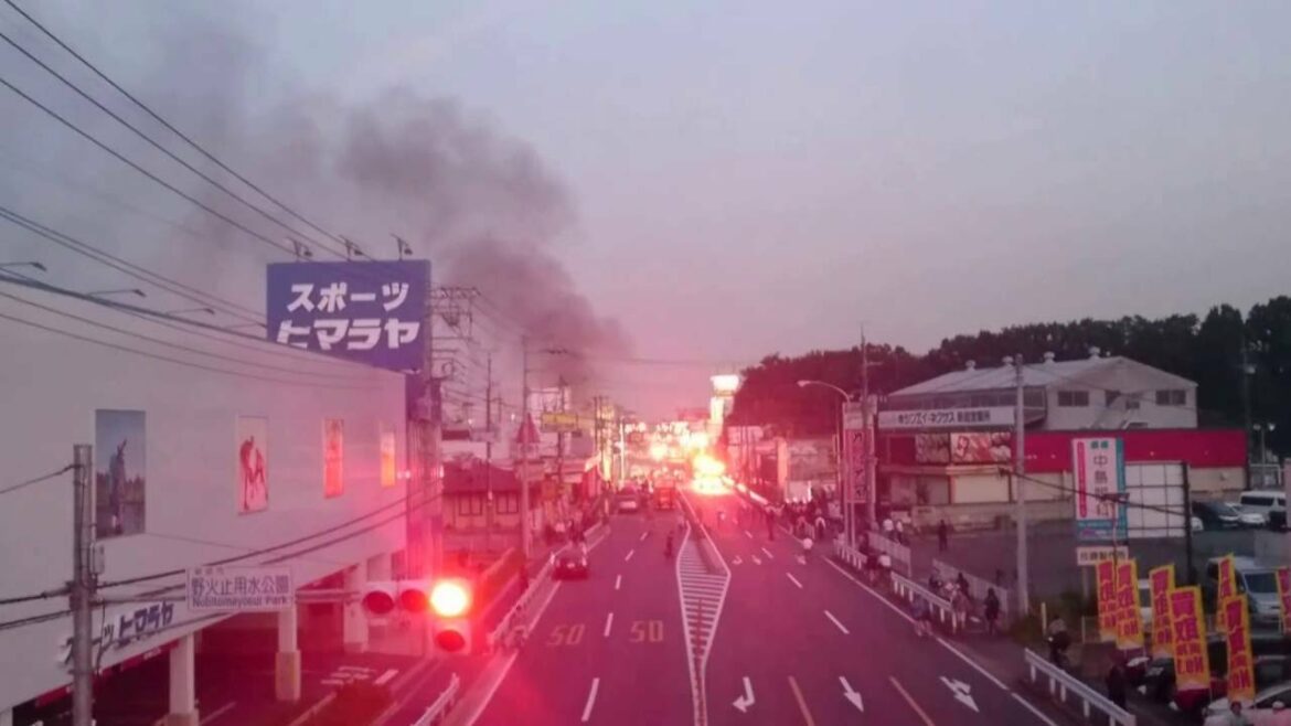 【東京大停電！】東京電力施設火災！国道254通行止め！埼玉県新座市。東京電力送電線火災。Tokyo Large power outage fire【衝撃】