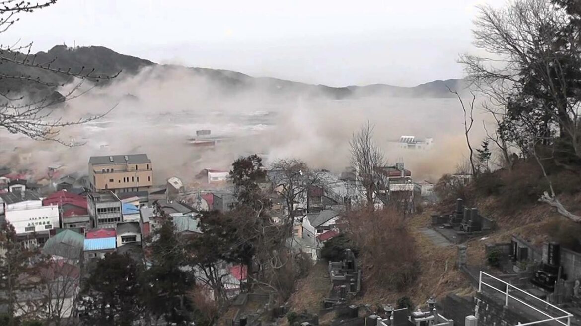 東日本大震災 岩手県大槌町 津波の瞬間　The moment of the tsunami  at Otsuchi-cho in Iwate. 3,11