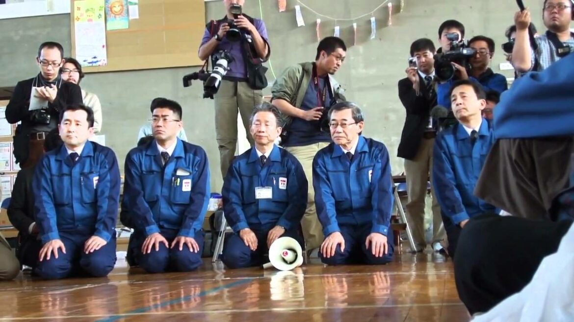 東電謝罪訪問　あだたら体育館　１/４