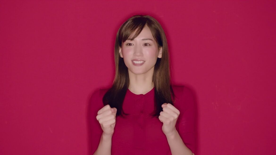 綾瀬はるか出演／江崎グリコ「ジャイアントコーン」新CM「ひっくり返る」篇 インタビュー