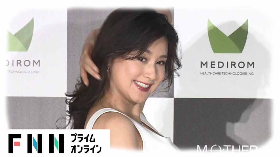 藤原紀香 純白のワンピースで“ヘルシー＆セクシー”に　夫・片岡愛之助は「赤だしがマスト」