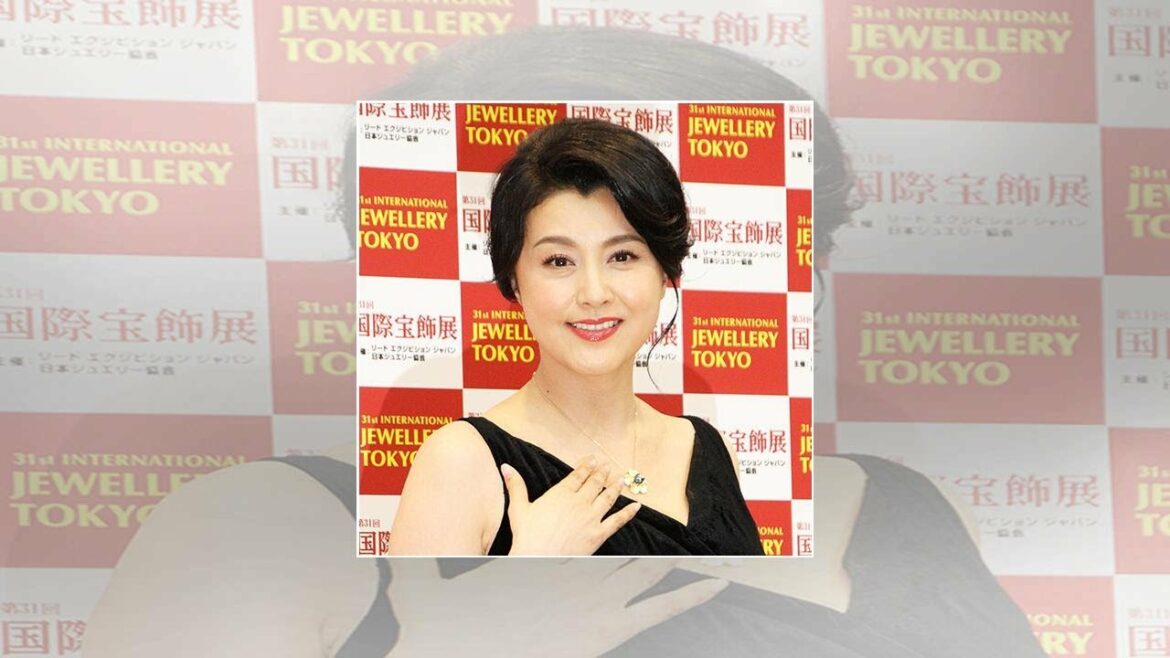 藤原紀香“JK時代”の写真が土屋太鳳ソックリ？「2人とも丸顔美人」 - まいじつ