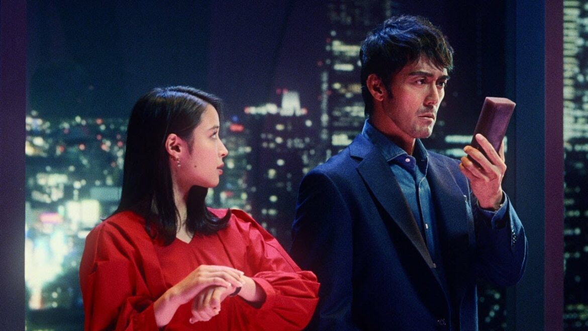 広瀬アリスの指摘に阿部寛動揺　携帯と思いきや手にしていたものは!?　『ホットペッパービューティー』新CM＆メイキング