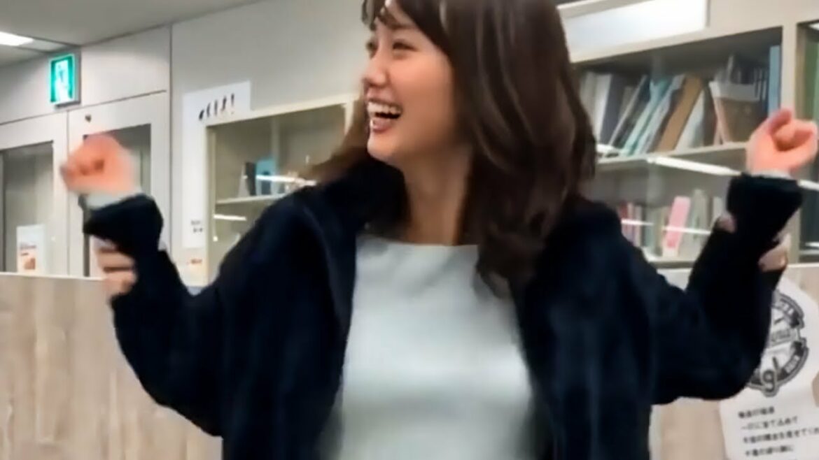 伝説的な井上清華アナの揺れる2人羽織(スローあり)