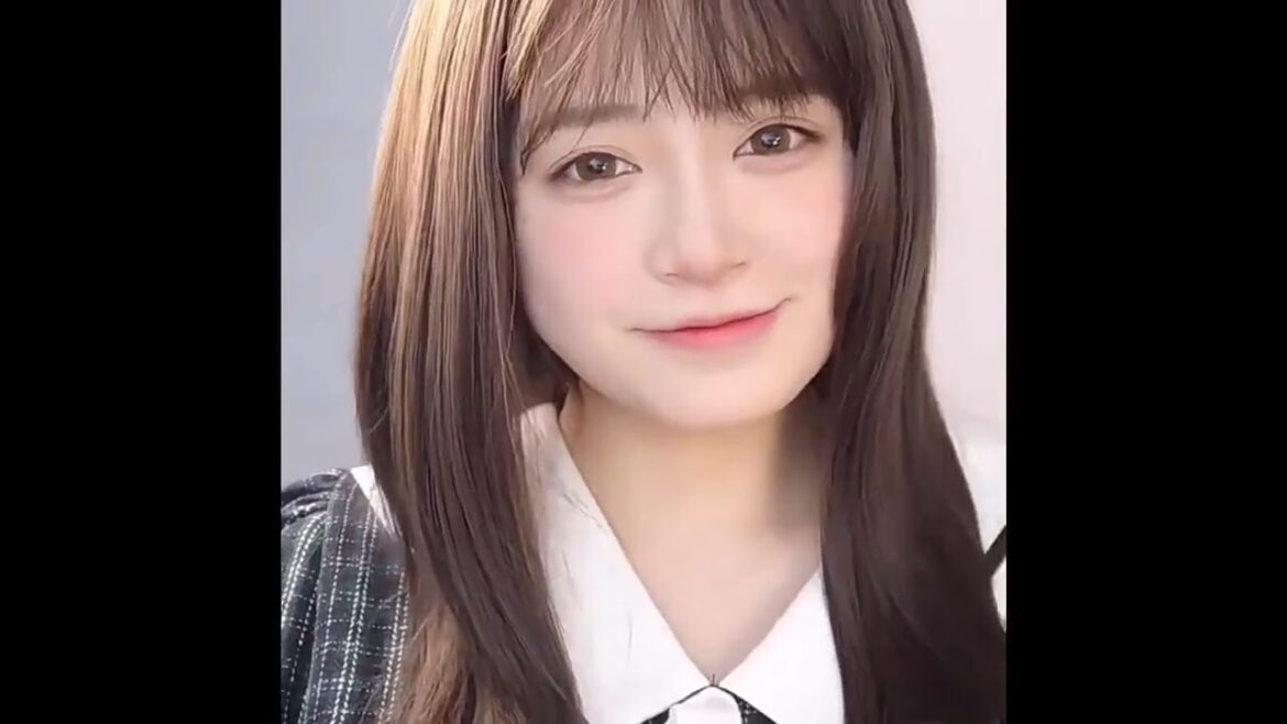 橋本環奈ちゃん風メイクなんだけど、もともと目元が似てるのかな。すごくかわいい。