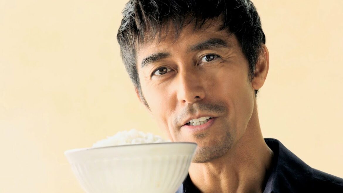 阿部寛、お米の炊き具合を力強くプレゼン!象印「炎舞炊き」CM 阿部寛、お米の炊き具合を力強くプレゼン!象印「炎舞炊き」CM