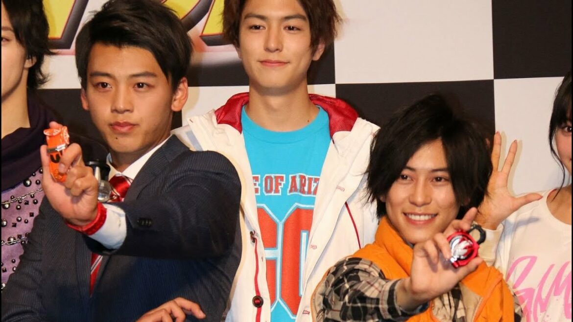 【仮面ライダー】鎧武・佐野岳、ドライブ・竹内涼真が登場！映画「仮面ライダー×仮面ライダー ドライブ＆鎧武MOVIE大戦フルスロットル」完成披露イベント1　#Kamen Rider