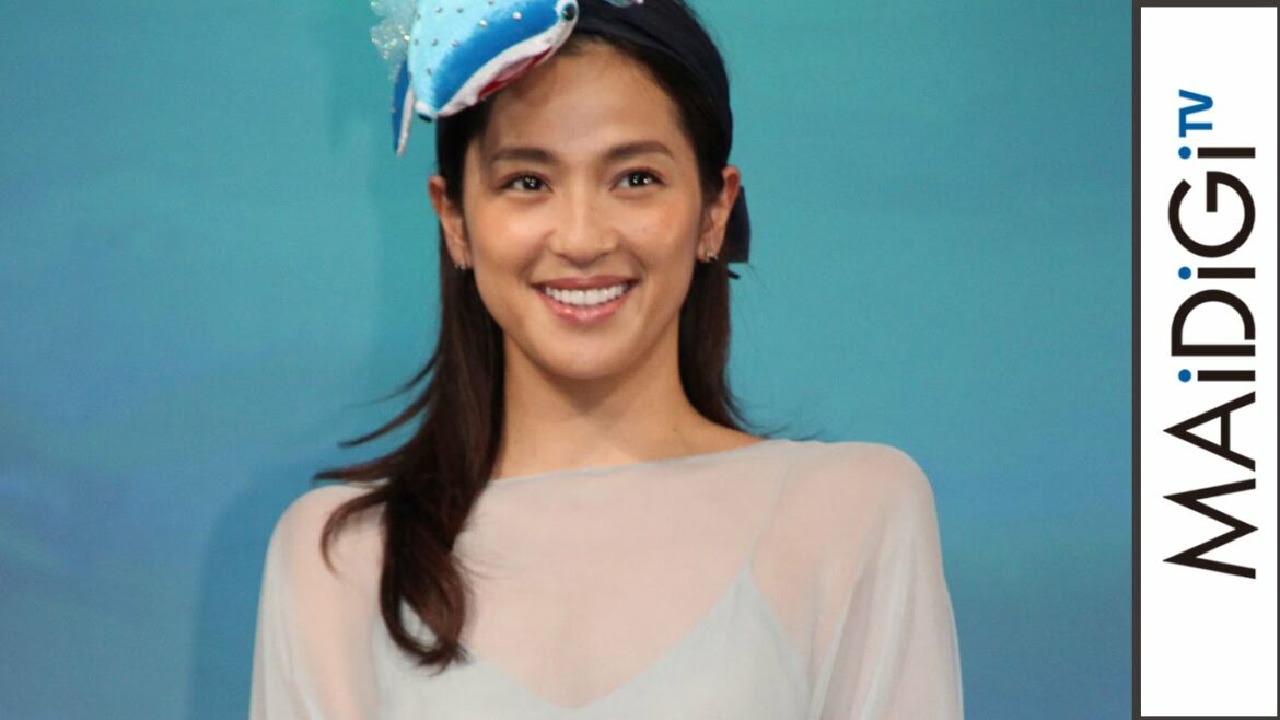 中村アン、水色シースルーの夏コーデで美脚披露 劇場版アニメ「ファインディング・ドリー」監督来日記者会見2 #Anne Nakamura #event 中村アン、水色シースルーの夏コーデで美脚披露 劇場版アニメ「ファインディング・ドリー」監督来日記者会見2 #Anne Nakamura #event