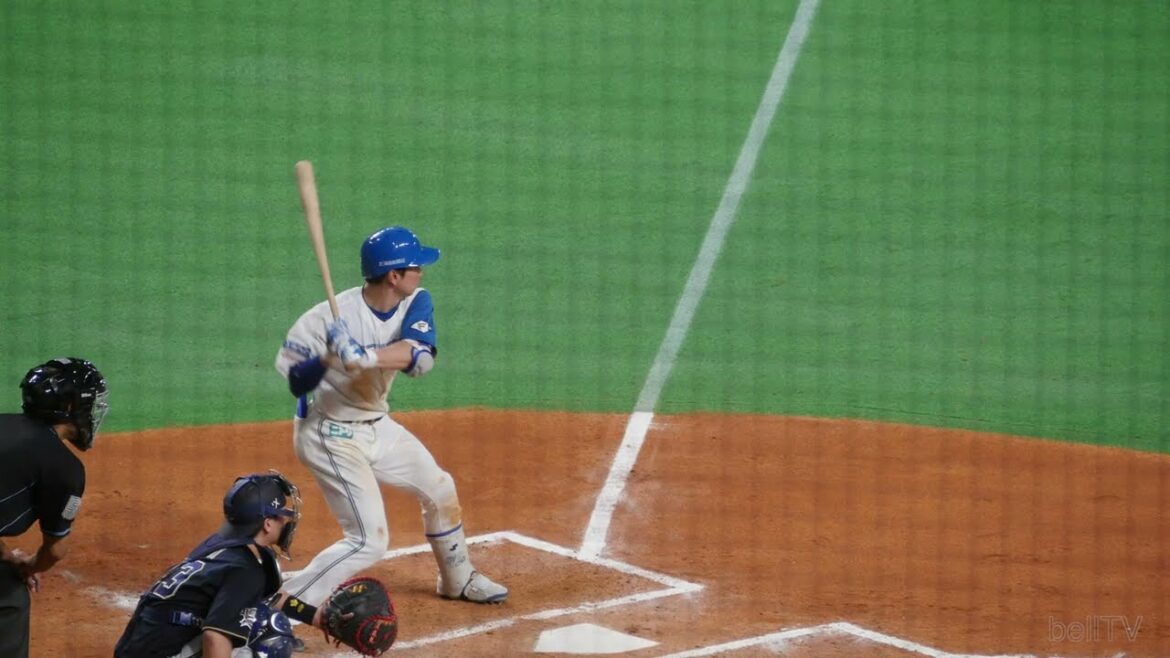 北海道日本ハムファイターズ 松本剛 バッティングフォーム&バッティング（スローモーション）【ライト前ヒット】