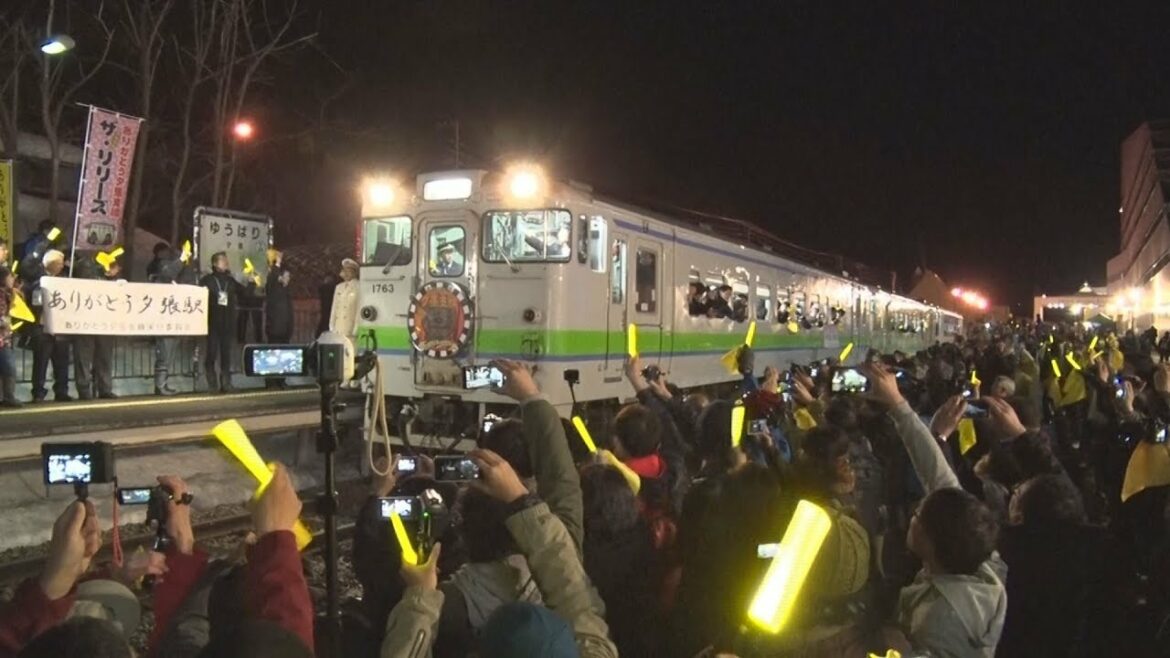 JR夕張支線が運行終える 127年の歴史に幕