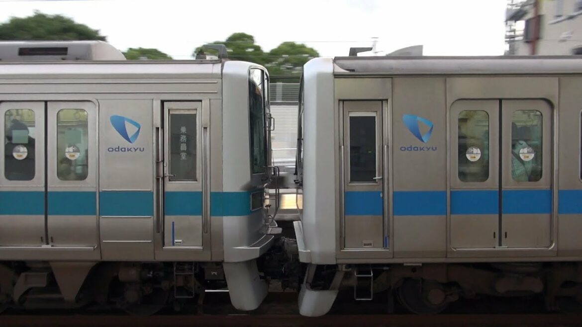 【小田急線】【秦野駅　到着】【1000形＋3000形】【快速急行　小田原ゆき】【神奈川県　秦野市】【小田急小田原線　小田急電鉄】